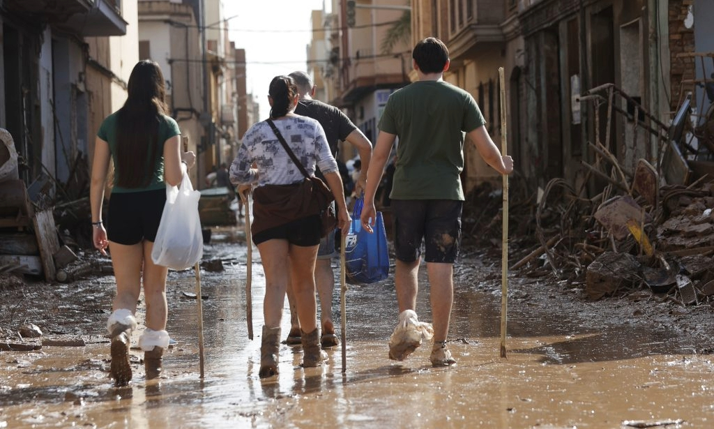 Desinformación y espectáculo: por qué necesitamos un periodismo de soluciones tras la DANA en Valencia