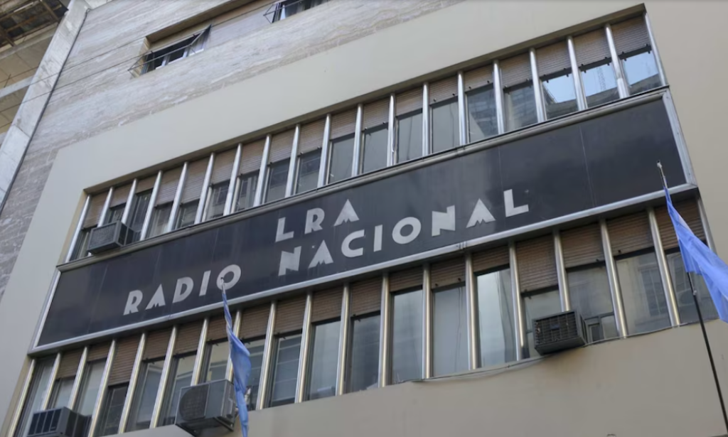 Prorrogaron una vez más la intervención de los medios de comunicación públicos