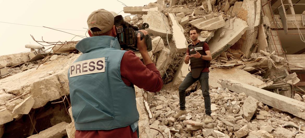 ¿Qué valor tiene el periodismo en situaciones de desastre y emergencia? Mucho, según un nuevo informe de la ONU.