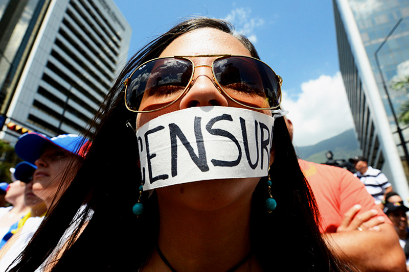 Un Mundo Sin Mordaza documentó que persisten detenciones, censura digital y restricciones al periodismo en Venezuela